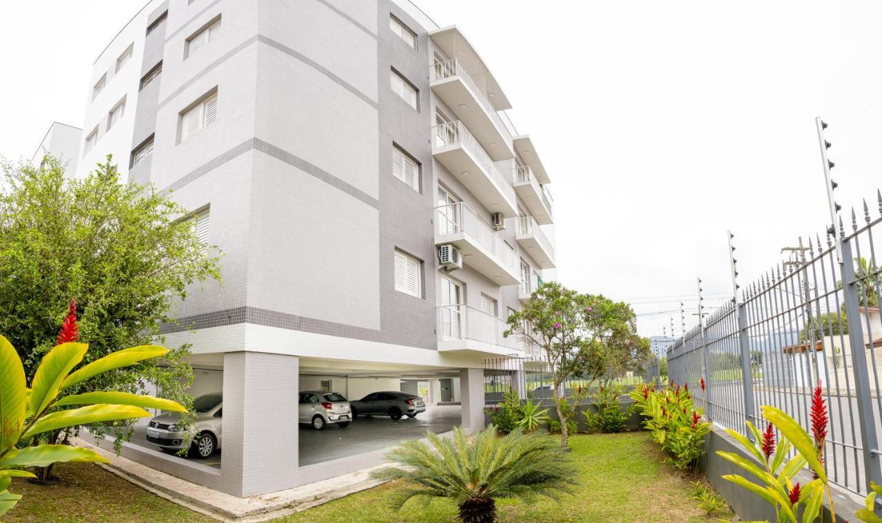Apto Caiçara vista mar e perto de tudo Ubatuba Exterior foto